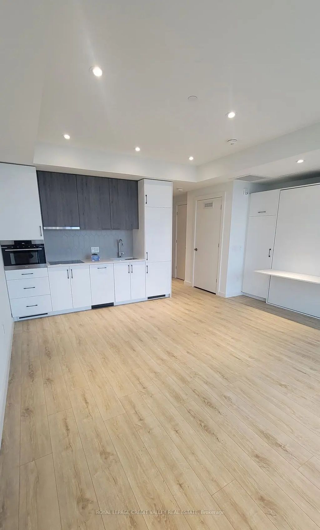 741 King Street W 1211, Kitchener