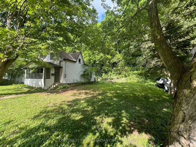 205 Orchard Street, Central Elgin
