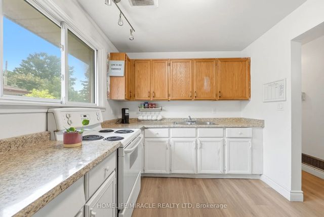 Photo of Listing #X13535068