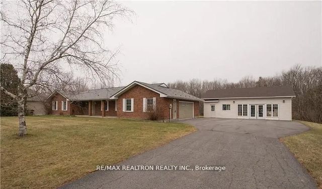 18505 Glen Road, South Glengarry