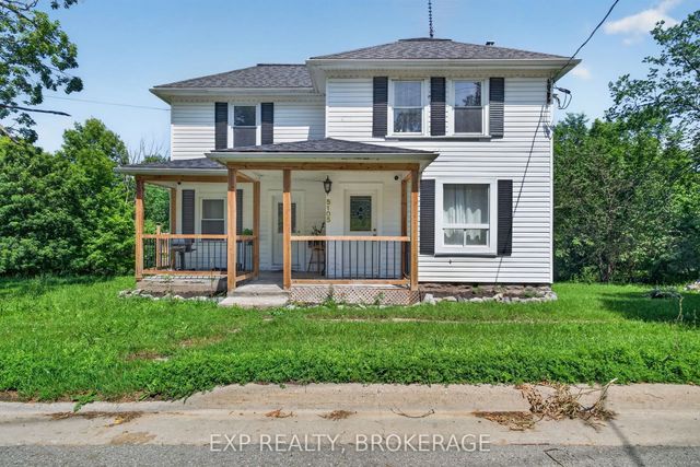 5105 Battersea Road, Frontenac