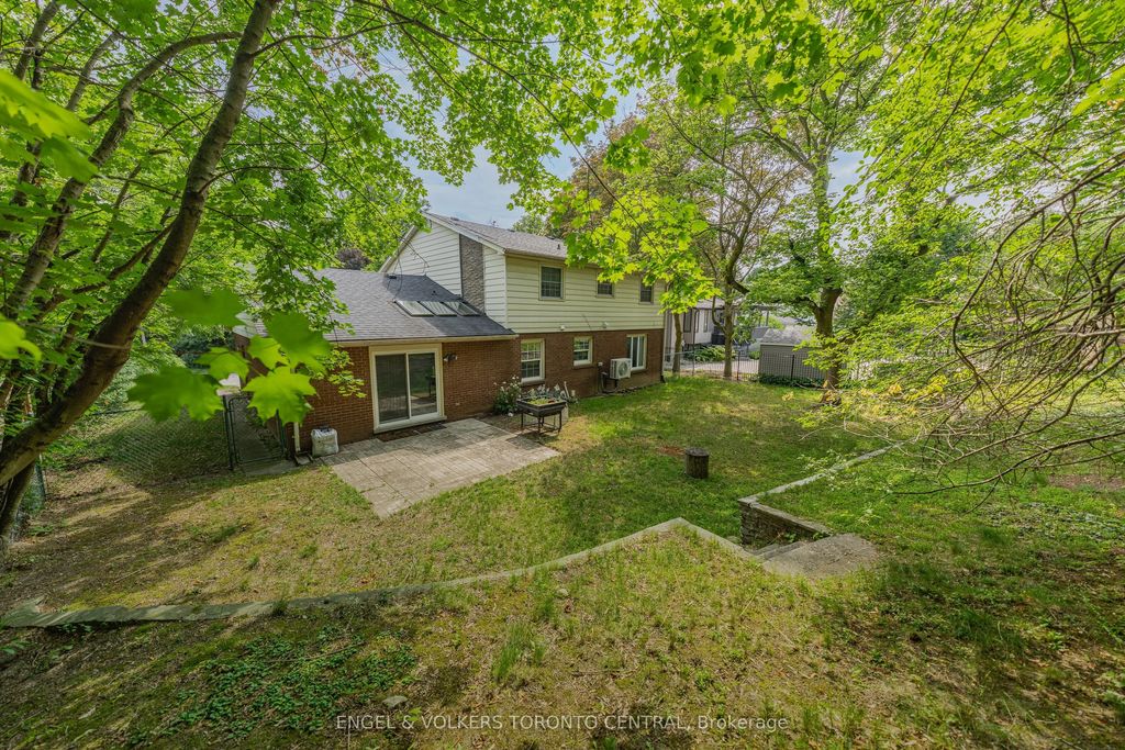 256 Shakespeare Drive, Waterloo