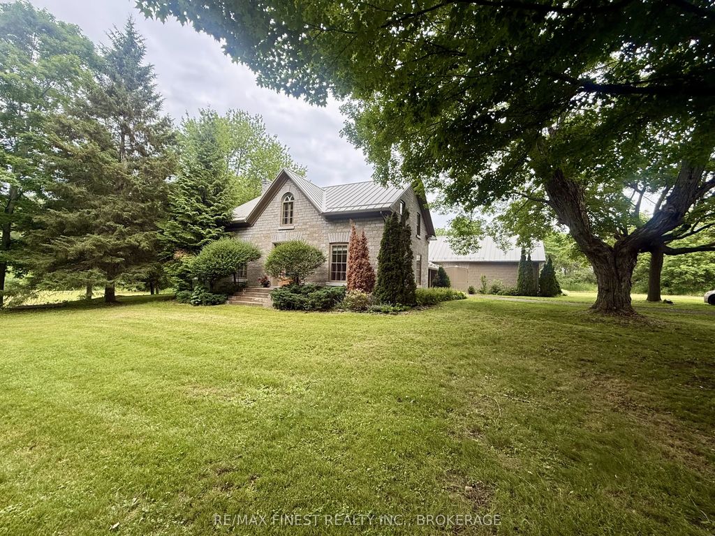 4247 Henderson Road, Frontenac
