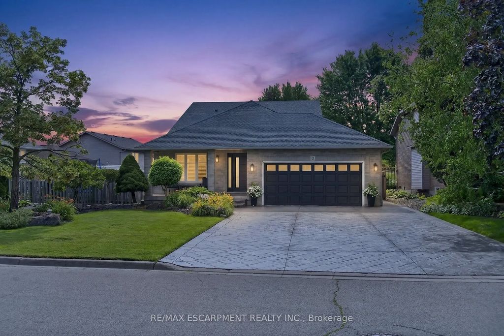 51 Cabriolet Crescent, Hamilton