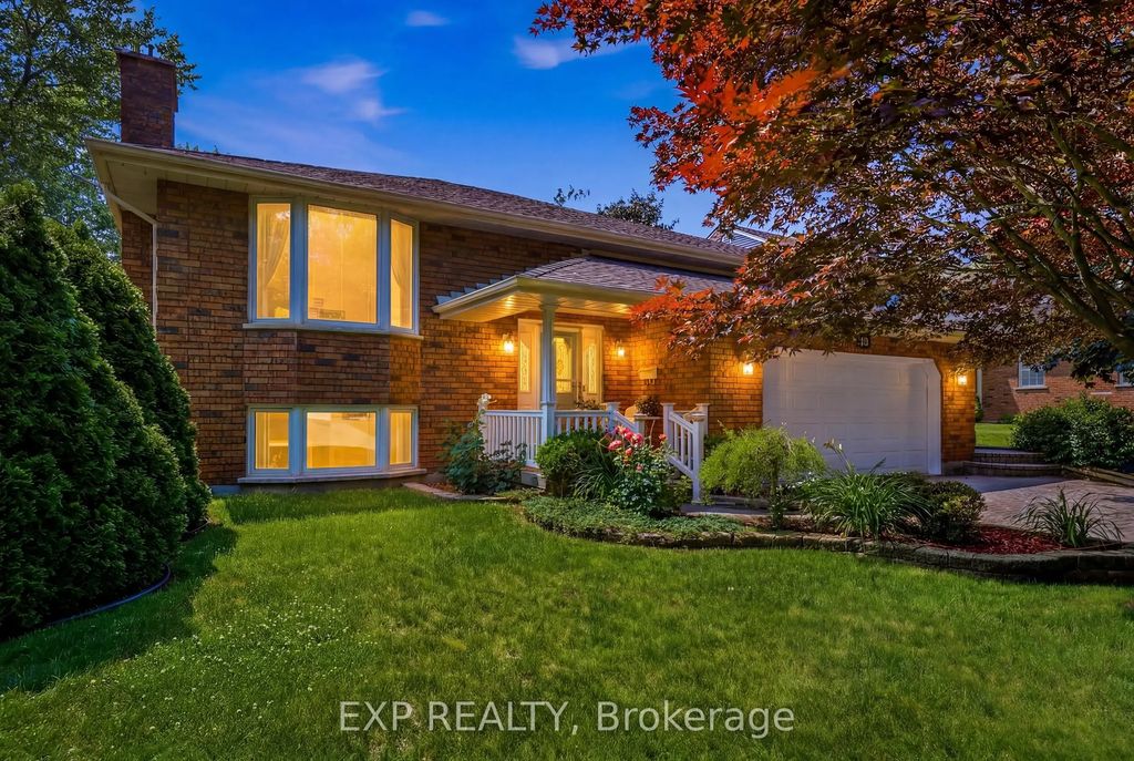 12 Fern Gate, Pelham