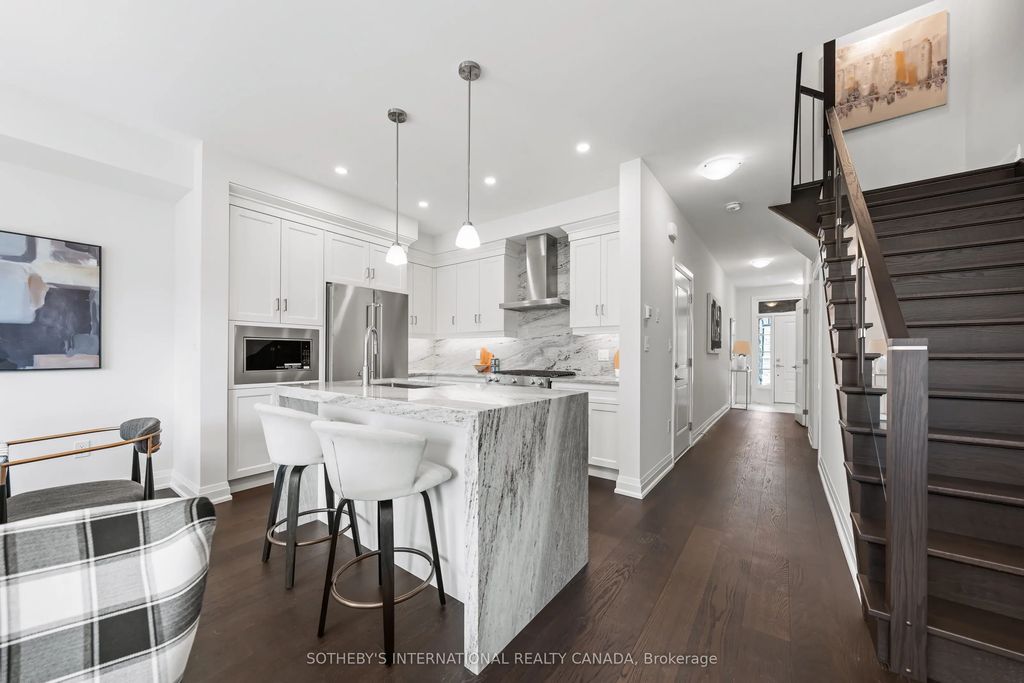 675 Victoria Road N 23, Guelph