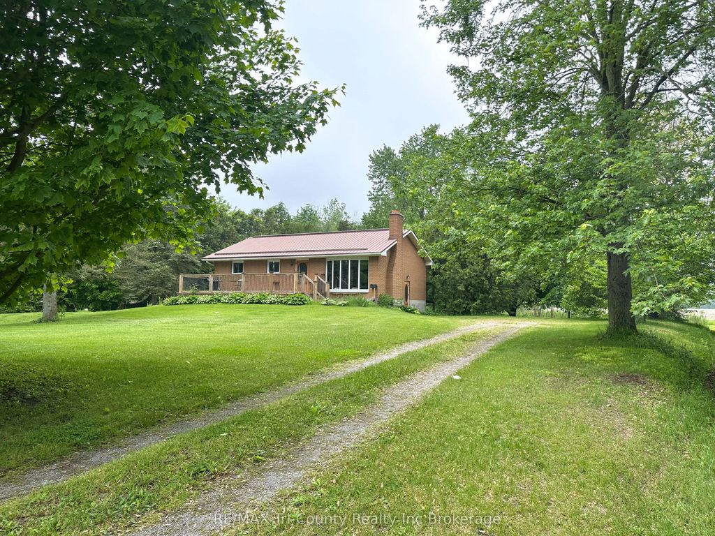 889 Norfolk County 28 Road, Norfolk