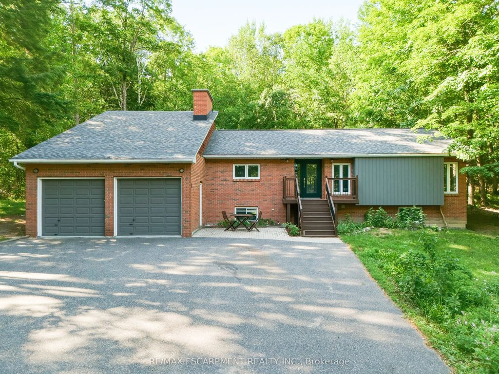 1060 Golden Beach Road, Bracebridge