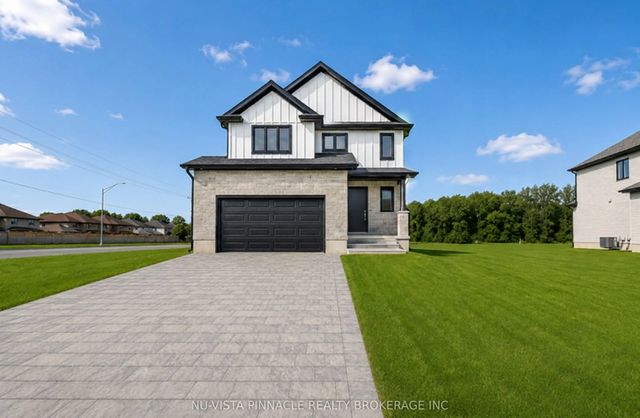 10 Woodmere Path, Middlesex Centre
