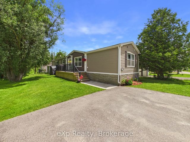32 Maple Grove Village Road, Southgate