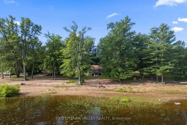 95 Sullivan Point Road, Laurentian Valley