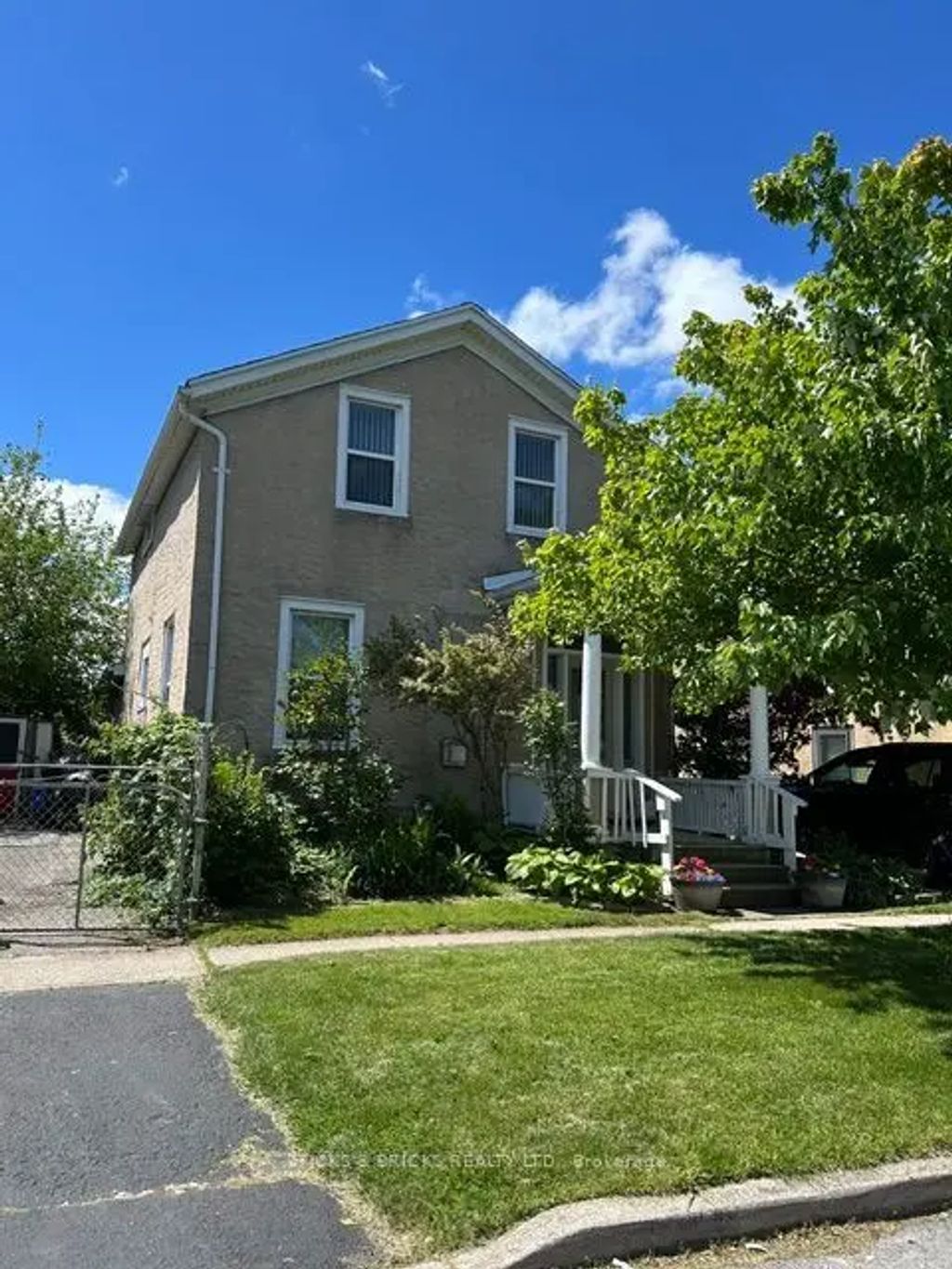 12 Cross Street, St. Catharines