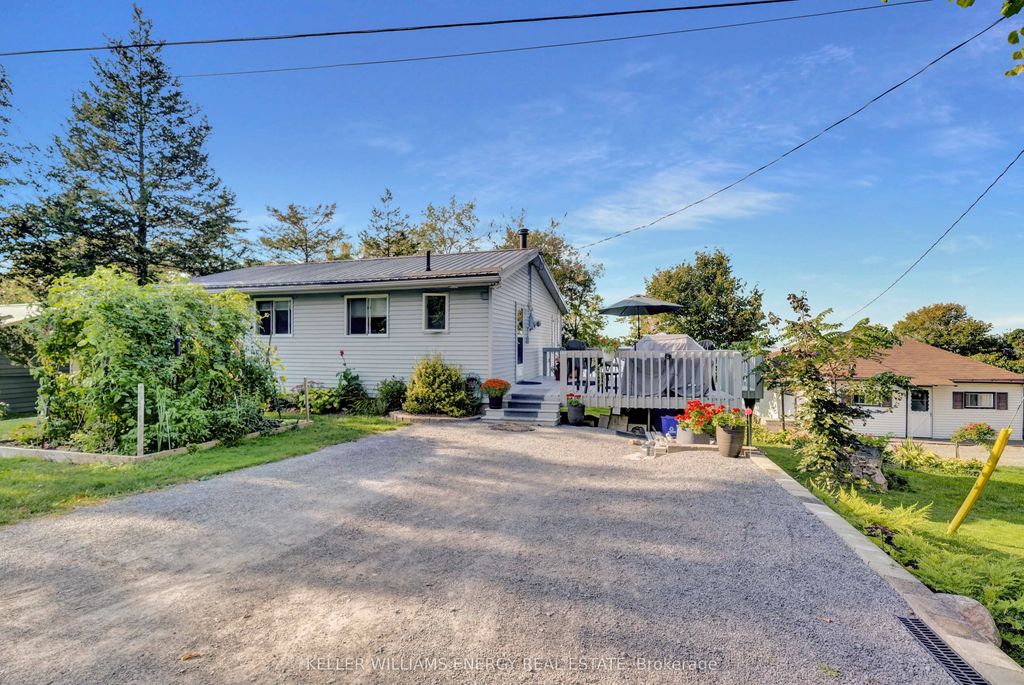 102 Bishop Lane, Prince Edward County