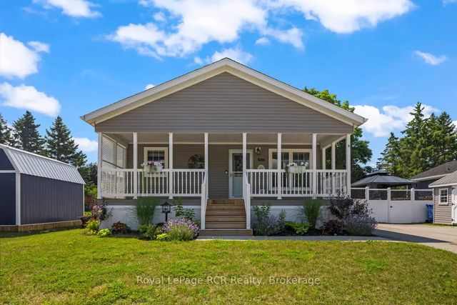206 Spruce Drive, West Grey