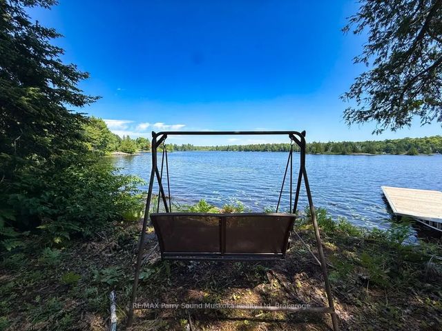 473 North Meadowcove Road, Whitestone