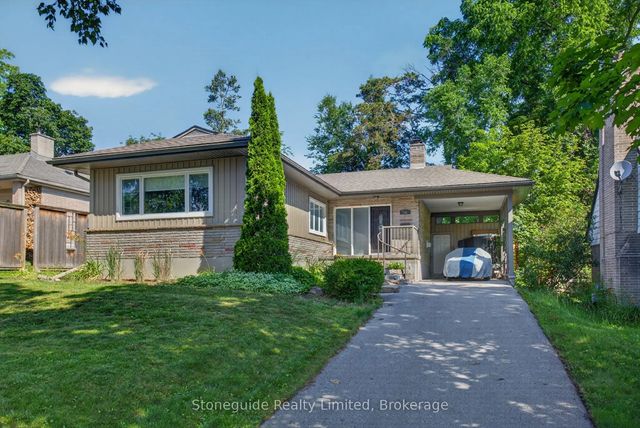 702 Walkerfield Avenue, Peterborough