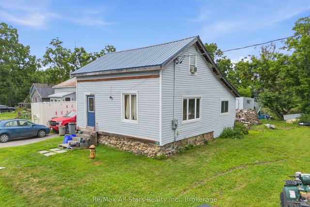 19 Christopher Street, Kawartha Lakes