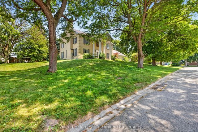 1 Remington Drive, North Huron