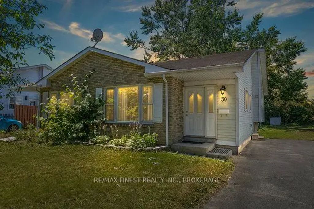 30 Woodstone Crescent, Kingston