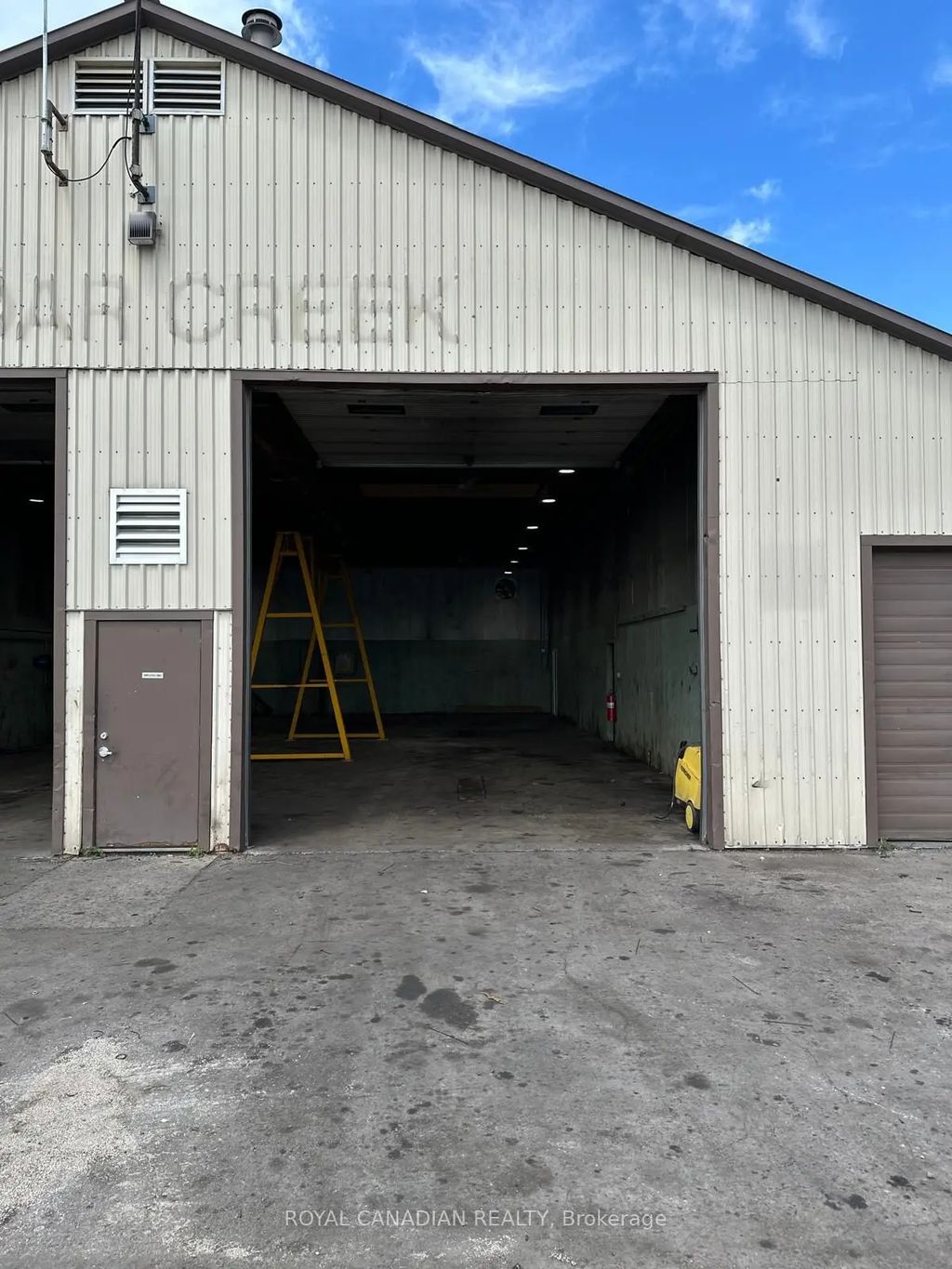 1050 Industrial Road, North Dumfries