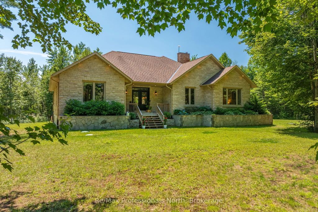 2452 Doe Lake Road, Gravenhurst