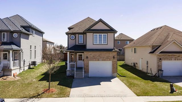 670 Reid Crescent, North Perth