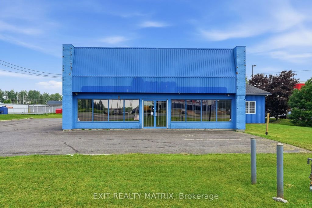 699 Notre Dame Road, Russell