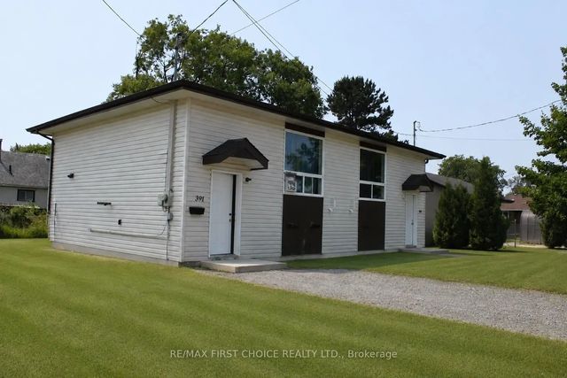 391-393 Cuyler Street, Thunder Bay