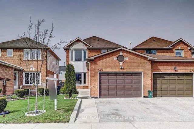 573 Burnett Avenue, Cambridge