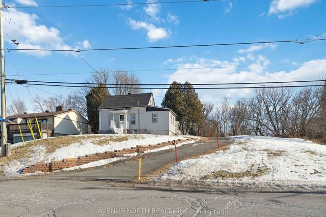 6958 Notre Dame Street, Orleans - Convent Glen and Area