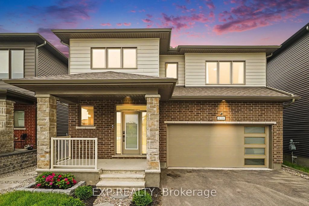 818 Crossgate Street, Barrhaven
