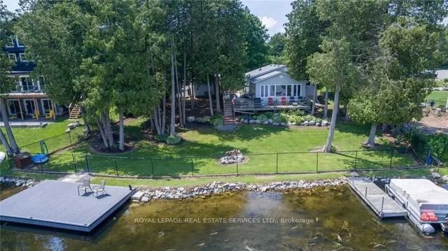 2365 Selwyn Bay Lane, Selwyn