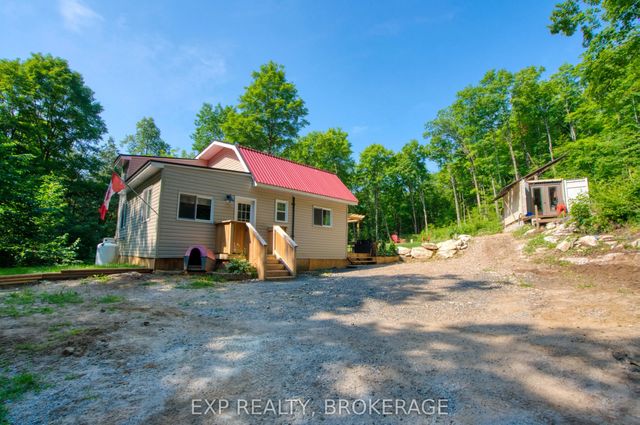1427 Lewis Road, Frontenac