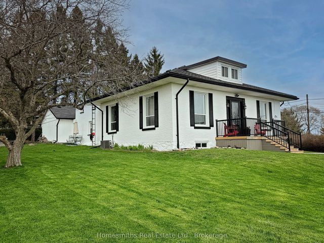 8766 Danforth Road W, Hamilton Township