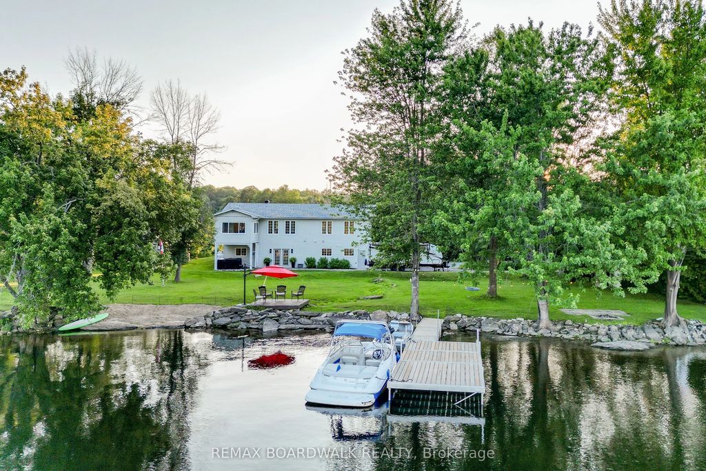 100 Mcculloughs Landing, Drummond/North Elmsley