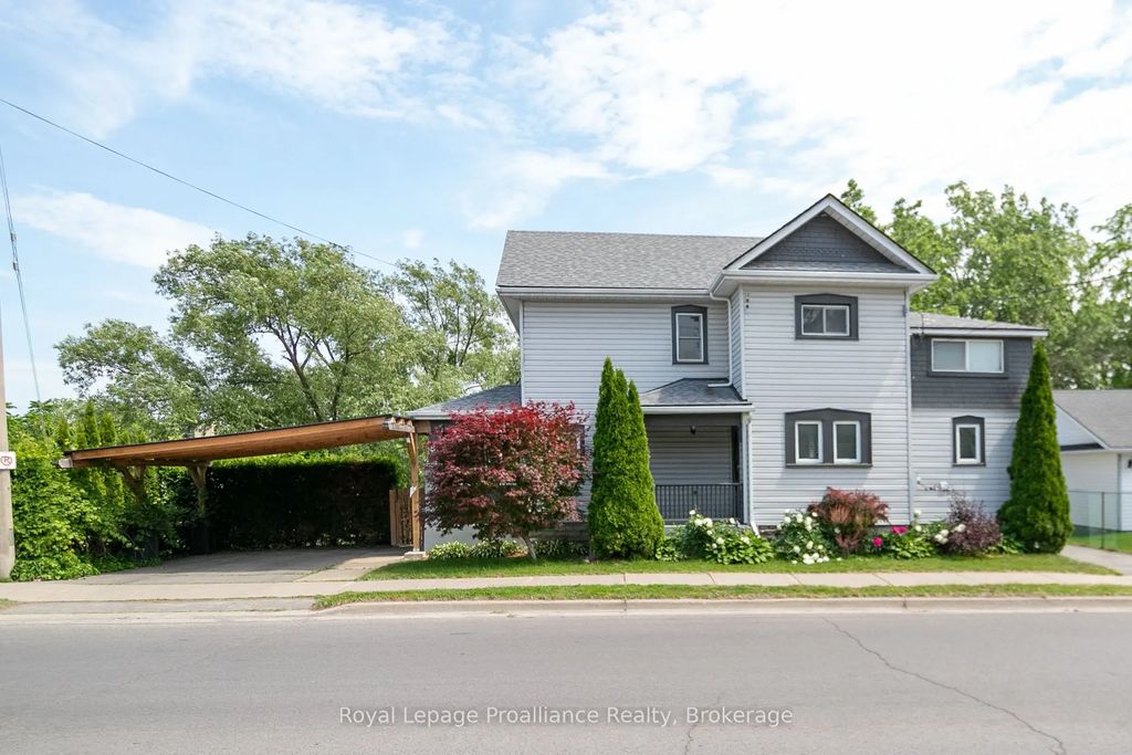 83 Moira Street E, Belleville
