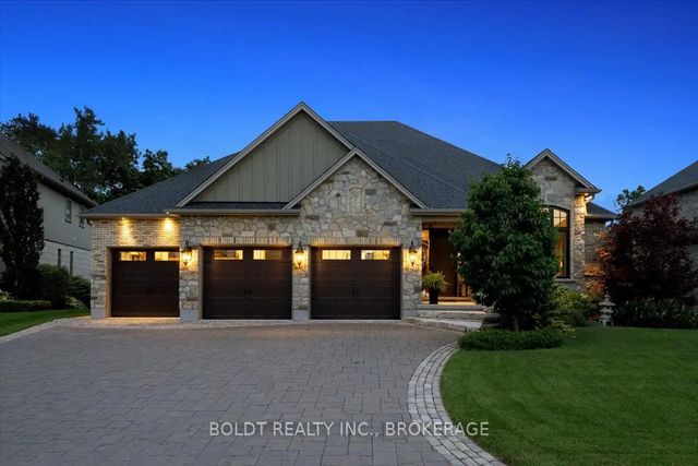 36 Philmori Boulevard, Pelham