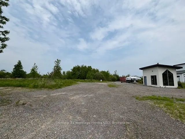 655 Pleasant Beach Road, Port Colborne