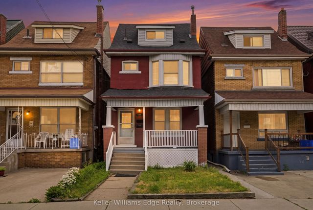 104 Rosslyn Avenue N, Hamilton