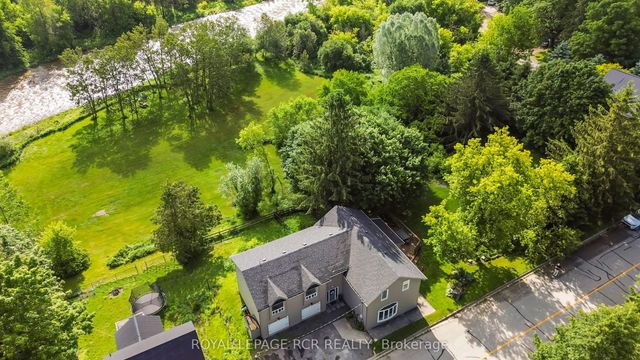 12 Mill Street, Amaranth