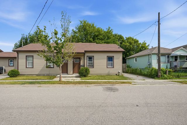 102 (a-c) Sarah Street, Brantford