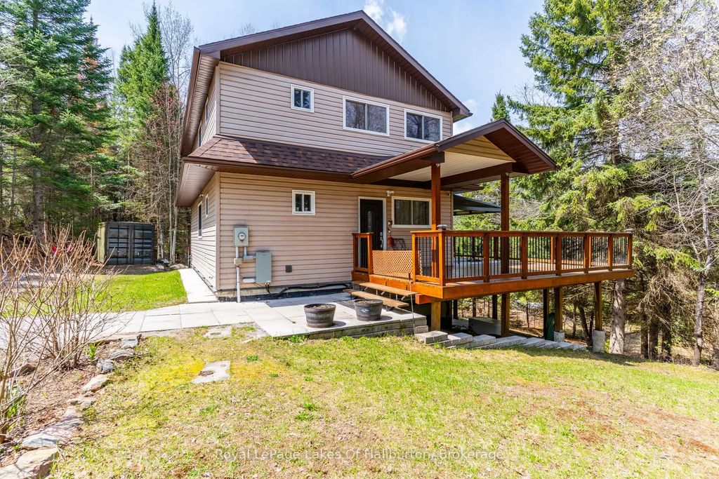 1033 Bayberry Lane, Highlands East
