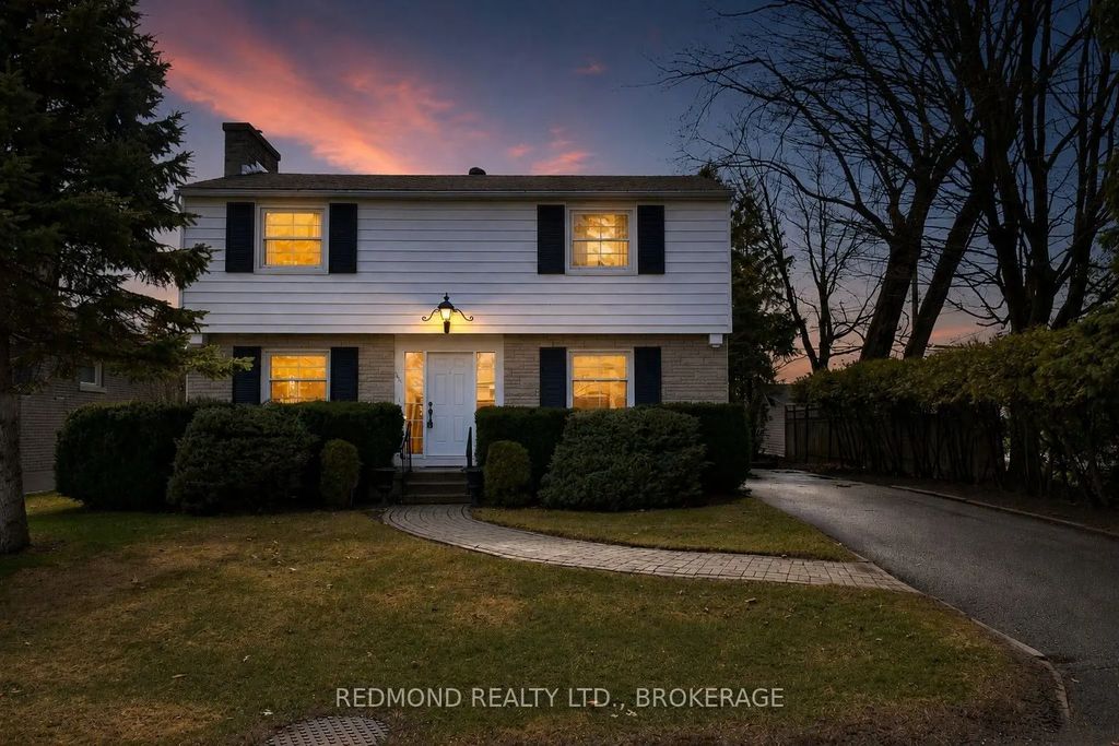 140 Churchill Drive, Gananoque
