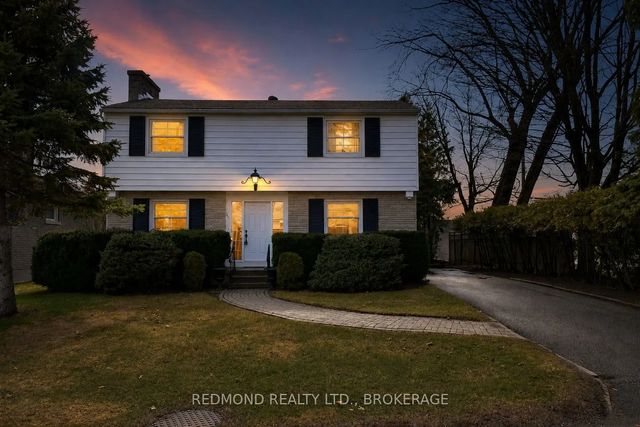 140 Churchill Drive, Gananoque