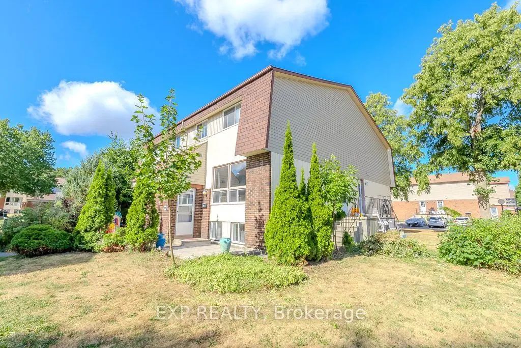 37 Forester Crescent #c, Bells Corners and South to Fallowfield