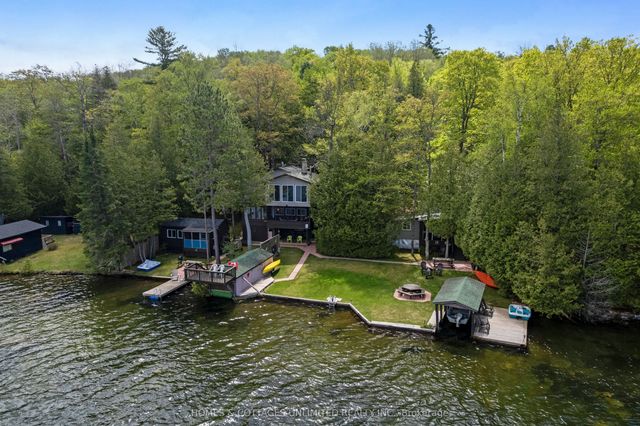 1070 Young Lane, Frontenac