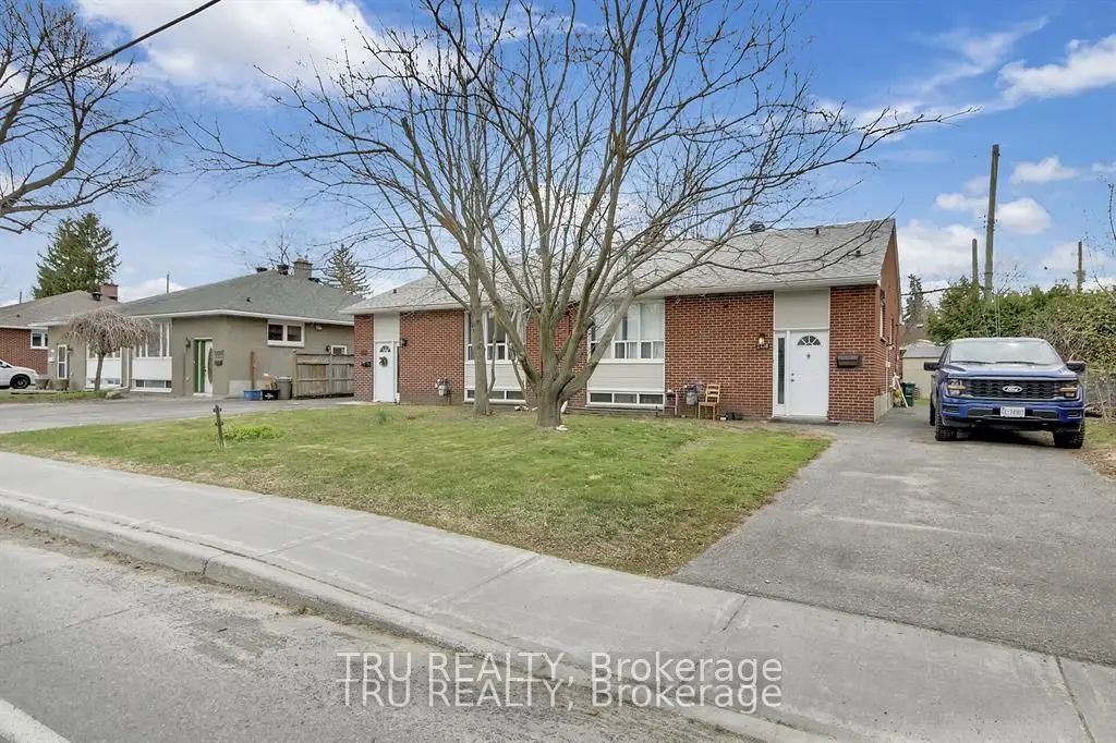 2428-2430 Iris Street, Parkway Park - Queensway Terrace S and Area
