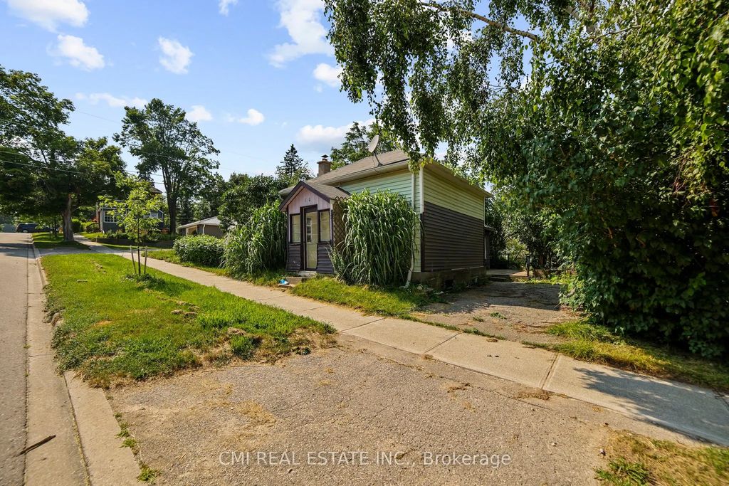 120 Second Avenue E, Shelburne