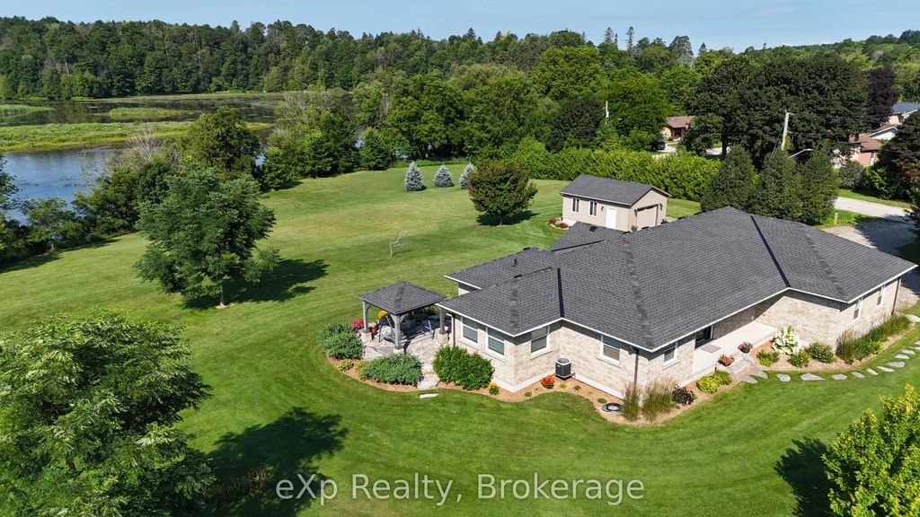 207 Edmund Street, West Grey