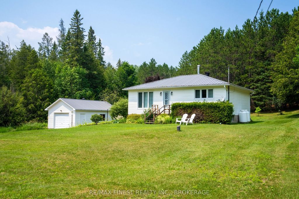 1031 James Road, Frontenac